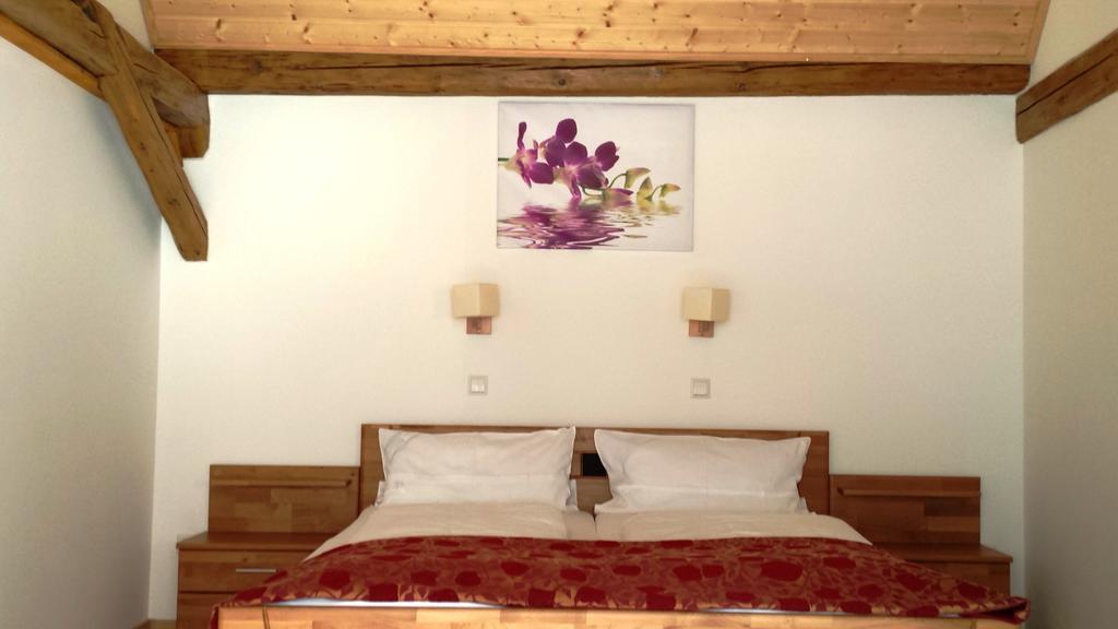 Wellnesshotel & Restaurant Hexenschopf Löffingen Δωμάτιο φωτογραφία